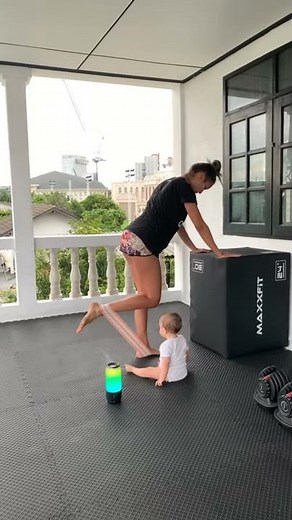 Banded hamstring curl