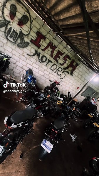 Wasi hoyane naha api marukare pila sahodaraya #shadow #imeshmotors⚙️🇨🇮🛠️ #bs7ns200💙🥺💐 #backstabbers #unknown_squad . . . . . @IMESH @Dewnula.x 🦅🇮🇳 @YAKARI🥇 @𝙶𝚘𝚘𝚏𝚢 💤 @LEMON @𝗨𝗱𝗮𝗿𝗮_✘ @𝐙𝐨𝐫𝐨🐺™️ @𝘽𝙧𝙖𝙣𝙙 𝙇𝙚𝙤 🦁⚡