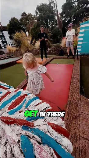 Disaster Putt Gone Wrong! 😱 Crazy Golf Ball Refuses to Cooperate – Ultimate Mini Golf Fail Vlog 😂⛳💥