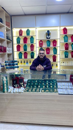 @idoukan_n_tiznit on Instagram‎: "وأخيرا… اللحظة لي كنت كنتسناها ✨ بكل فخر وحماس كنقدم لكم ‏✨🤍 @_crownelle_ 🤍✨ عالم جديد ديال الأكسيسوارات Acier أناقة راقية، تفاصيل دقيقة، وجودة مقاومة كتدوم وما كتصدّاش 💎 والصاك فعدة أنواع والعطور المركبة بجودة عالية ‏Crownelle ماشي غير أكسيسوارات وعطور … ‏Crownelle هو إحساس 👑 هو الثقة، هو الأنوثة، هو اللمسة لي كتكمل حضورك وتخليك ديما متألقة. كل قطعة مختارة بعناية باش تجمع بين البساطة والفخامة، باش تحسي براسك ملكة فكل وقت وفكل مناسبة ✨ وبغيت نخبركم بلي الخدم