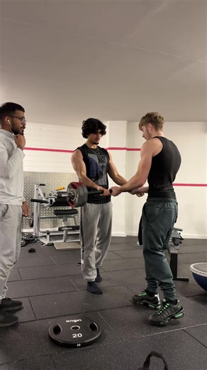 Mic’d up pull day Man like t he won the 5 curl bicep challenge. @Ben | calisthenics #micdup #pullday #calisthenics #weights #fyp