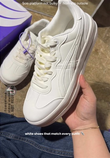 Best White Shoes for Women: Stylish Daily Outfit Ideas