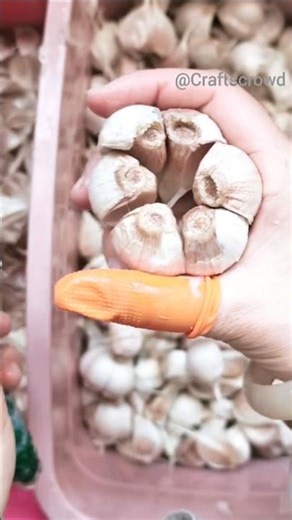 This Simple Trick Makes Garlic Peel Itself!