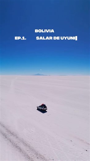 .El Salar de Uyuni es un lugar inmenso. Se trata del desierto de sal más grande del mundo. Son más de 10.000 km2 de llanura salada. Special Thanks you to @lollodura 📸📸😍😍 . . . . .. . SU30 M #viajesamantra #salardeuyuni😍🇧🇴 #visitsouthamérica #visitamericadosul #thebesdestinations | Salar de Uyuni
