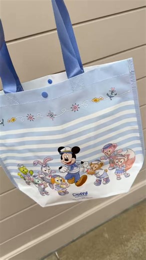 香港ディズニー🇭🇰ダッフィー＆フレンズのプレイデイズ限定グッズ！ショッピングバッグは軽くて場所取らないからお土産にも絶対喜ばれると思う✨🤍🤍#香港ディズニー　#hkdisneyland #香港ディズニーランド　#プレイデイズ