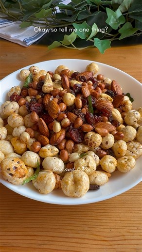47K views · 143 reactions | Masala dried nuts trail mix✨ Ingredients I used: - makhana - almonds - cashews - peanuts - walnuts - pistachios - raisins - dried cranberries Tadka: - ghee - red chilli powder - chaat masala - curry leaves #trailmix #dryfruit #dryfruitsandnuts #driednuts #recipevideo | Food And Frolic | Facebook