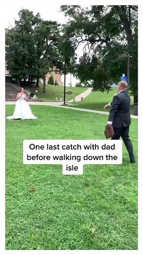 - Wedding Shoot, BTS... #foschiniphotography #canon #wedding #weddingphotographer #weddingphotography #bride #bts #theknot #baseball #ledzeppelin