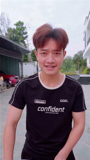 The old man found some dropped money 😲👵💰 #homeless