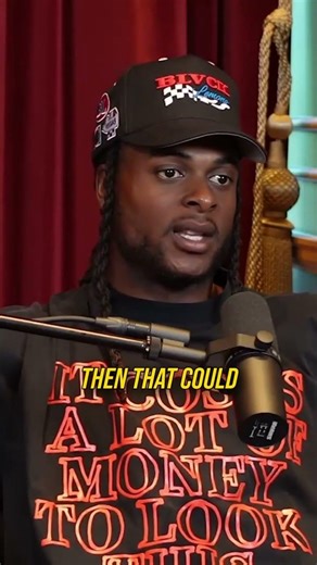 DAVANTE ADAMS ROASTS TWITTER GMS LIVING IN MOM'S BASEMENT! 😂