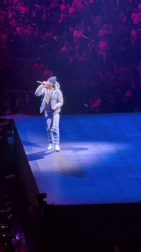 bro lowkey used to be the most awkward performer