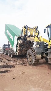 329K views · 853 reactions | máy xúc giúp xe tải xuống Làm mọi việc với máy xúc p101 | Xinh Plus | Facebook