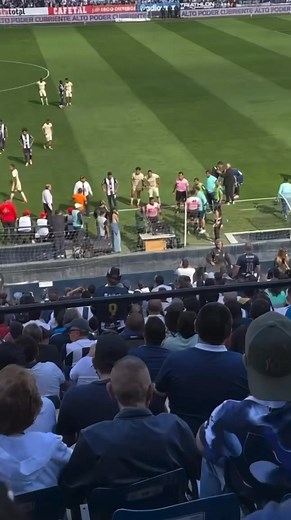 Que les parece el “VAR” de la poderosa Liga 1 Gracias Lolozano 🐓🐓🐓 | Somos SVR 1901