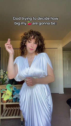 fun fact: this is called macromastia. I finally got diagnosed with it last month. my reduction is planned for next summer because it’ll take a minimum of three weeks for me to get back to normal and there’s no way I’d be able to take that much time off school 😮‍💨 #fyp #reduction #macromastia #gigantomastia #bigchestproblems #curvyproblems #breastreduction