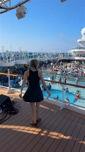 Dancing on a cruise ship with JigJam 🍀 👣 This is a traditional style of Irish dance called “Sean Nos,” and I mixed in a few hillbilly steps 😉 #irish #seannos #flatfoot #stepdance #celtic @jigjamlive | Hillary Klug