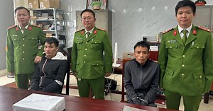 Công an mai phục, bắt đường dây vận chuyển ma túy từ nước ngoài về Việt Nam
