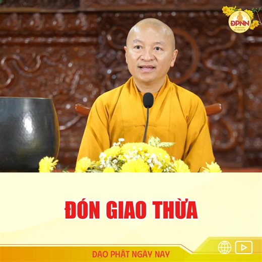 PHONG TỤC ĐÓN GIAO THỪA Giao thừa là khoảnh khắc thiêng liêng của sự giao thoa giữa đất trời, giữa thiên nhiên và con người trong thời khắc chuyển giao năm cũ sang năm mới. Đây là thời điểm đặc biệt để mỗi người lắng lòng, cảm nhận sự đổi thay của vũ trụ và khởi sinh những giá trị tốt đẹp cho chặng đường phía trước. Trong truyền thống văn hóa Việt Nam, nhiều người lựa chọn đến chùa lễ Phật trong thời khắc giao thừa như một cách hướng tâm về điều thiện, cầu nguyện bình an và nuôi dưỡng đời sống t