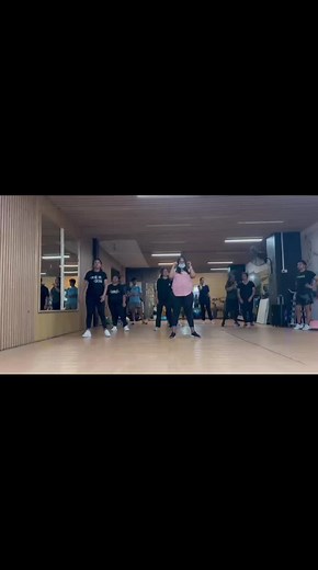 Experience Tetema: Dance with Rhythm and Attitude