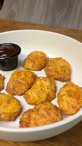 High protein 3 ingredient chicken nuggets 🍗 | Cooking with Kahnke