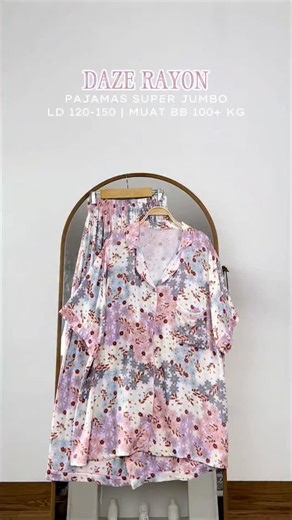 Akavi.id on Instagram: "Lagi-lagi warna terbaru DAZE One Set bikin jatuh cinta 🥹💗 Pattern-nya manis, warnanya soft tapi tetep eye-catching—auto mood booster! Dipake buat di rumah nyaman, mau keluar bentar juga masih cakep 👀 Bahannya ringan, adem, dan superjumbo friendly💯 Hati-hati yaa… sekali punya satu warna, pengennya nambah 😌💕 💸 Daftar Harga • LD 120 : 200.000 • LD 130 : 208.000 • LD 140 : 216.000 • LD 150 : 224.000 🍒 Detail Produk ` Bahan rayon (no strech) ` Cutting atasan a-line mod