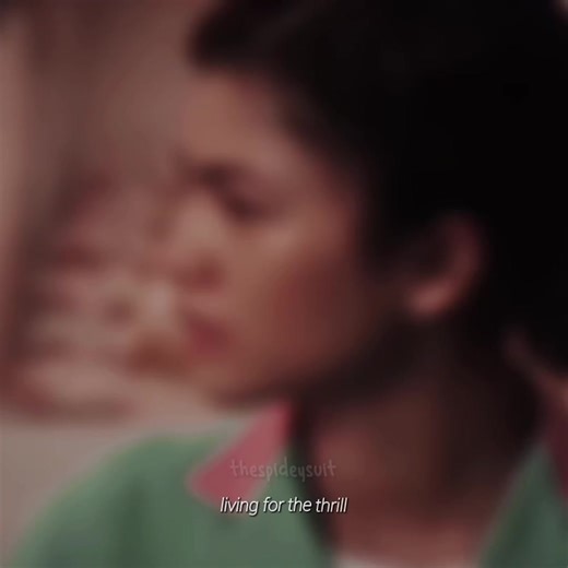 since we’re bringing this back what makes thespideysuit, thespideysuit? #tomholland #spiderman #peterparker #nowayhome #farfromhome #homecoming #edit #mj #mjwatson #zendaya