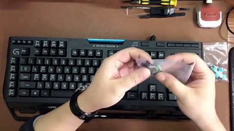 售价近千，拆解看看值不值。罗技G910拆解换轴全程实录