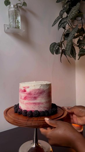 Lavender Sponge Cake with Earl Grey Cream Cheese Frosting | Birthday Cake Design