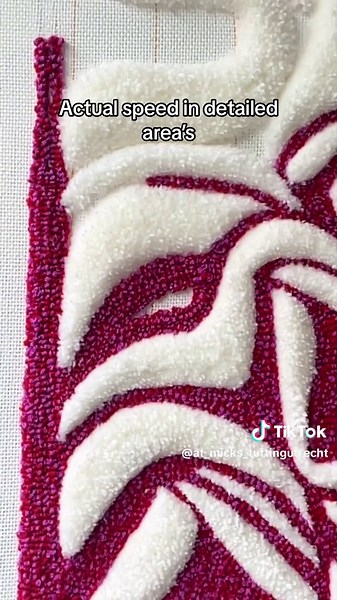 Tufting might look fast, but still goes a lot slower than expected. The two tone yarn is very nice, what do you think the colour looks like from a distance? #tufting #art #create #yarn #diy #interior #wallart #diy #workshop