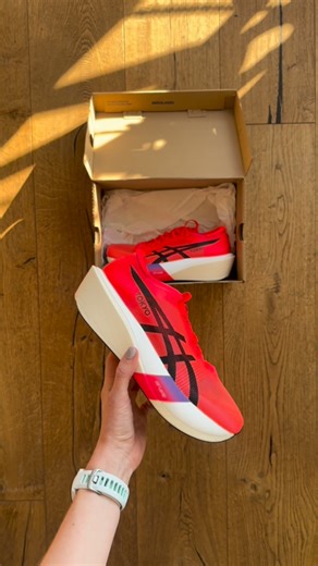 Camille • ASICS FrontRunner 🇫🇷 on Instagram: "METASPEED EDGE TOKYO ❤️‍🔥 Nouvelle paire de carbone prefffff 🔥 Elles m’accompagneront sur mon 10km dimanche matin, à Valence 🇪🇸 Vous les avez déjà testé? 👟 . . . #ASICSFrontRunnerFrance #ASICSFrontRunner2026 #SoundMindSoundBody #NothingFeelsBetter #ASICSFrontRunner #ASICS"