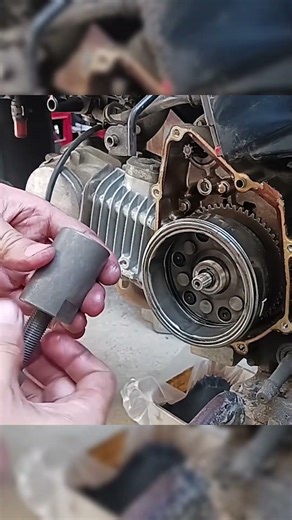 Honda Wave 125 Magneto Flywheel Removal (Easy Way) #shorts #motorcycle #hondawave