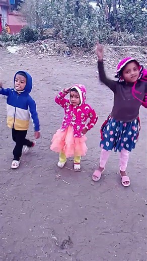তিনটা কিটিং নাচ 👯🤸