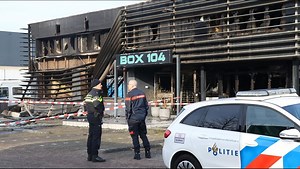 Brand bedrijfsverzamelgebouw Almere Haven onder controle, geen gewonden