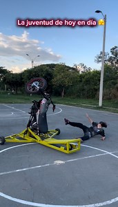 El poder secreto 😅🕺🏼🪩 #parati #facebookreel #relsviralシ #facebookpost #paratiiiiiiiiiiiiiiiiiiiiiiiiiiiiiii #videoviral #videosvirales #stunt | maicol_florezz