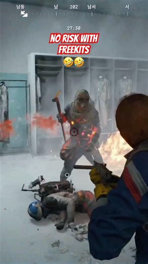 free kit war ☠️☠️ #arcraiders #gaming #funnymoments #아크레이더스