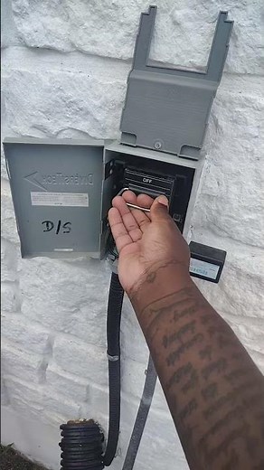 How to replace a 30 amp fuse! #hvac #hvactechnician #fuse #replacement