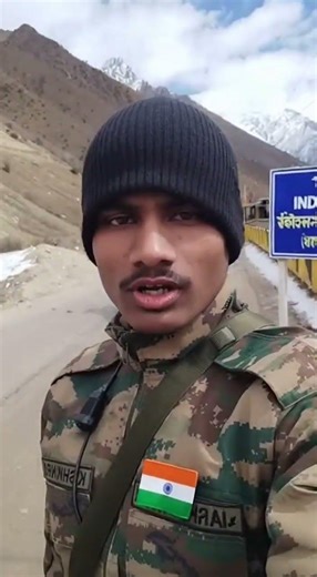 Kashmir ki khoobsurat wadiyon ke beech desh ki raksha karte hue ek fouji ki zindagi 🇮🇳#KashmirFouji