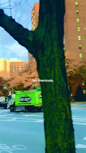 BEES DON’T WASTE TIME, EXPLAINING TO FLIES THAT HONEY IS BETTER THEN SHIT......🖤🔥🖤