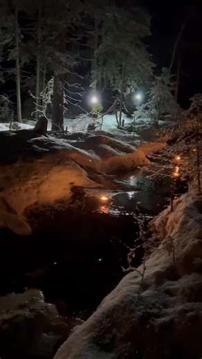 Joko kenkävalinta Himos Winter Trail -tapahtumaan on mietitty? Yhteistyö @vjsportsuomi Talvijuoksuun suunnitellut nastakengät ovat kehittyneet viime vuosina aivan hurjasti. Mikä on muuttunut? ✅️Lisää mukavuutta ✅️Lisää tilaa ✅️Lisää lämpöä Uuden sukupolven nastakengissä tuntuma ja pito ovat todella mahtavia! VJ:n supersuosittu talvijuoksukenkä Ace on testattavissa Himos Winter Trail -tapahtumassa! Ja toki kisatarjouksessa🤌 Lisäksi koeajo on mahdollista suorittaa toisella talven suosikilla Icehe