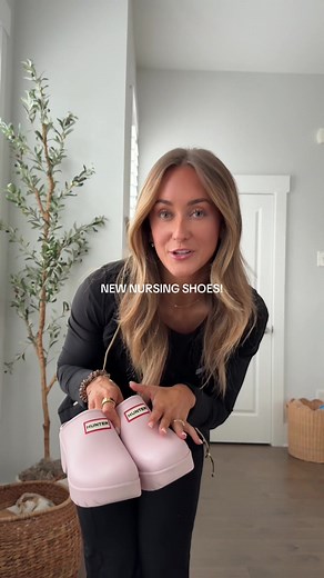 Stylish New Clogging Shoes for Healthcare Workers