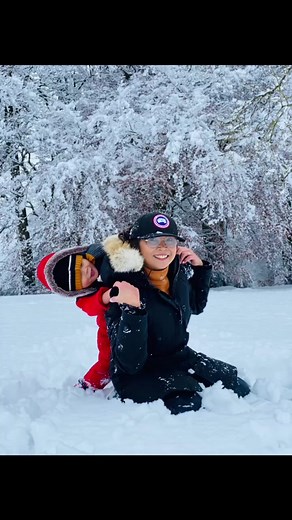 1.5K views · 70 reactions | Snow is falling all around us #whitexmas #snow #snowday | Leonila Davis | Facebook