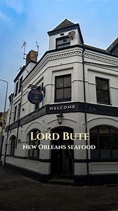 New Orleans-Inspired Seafood Restaurant @the.lord.bute Has Open in Cardiff Bay 🎷🦞🦐🥩 Cardiff Bay is about to get a taste of the Deep South as a new, New Orleans-style seafood restaurant has just opened in the former Mischief’s bar. This exciting new venue will bring the flavours, sounds, and soul of Louisiana to the heart of the Bay, serving up a seafood and grill menu alongside live jazz and blues every weekend. Open six days a week (closed on Mondays), the restaurant promises an authentic C