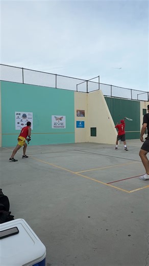 Last year’s Beach Bash brought the heat — and one champion celebrated with a full Hulk Hogan–style Elbow Drop after the win. 💪🔥 If that video doesn’t fire you up, nothing will. Now it’s time to do it all again at the 3WallBall Beach Bash 2026, presented by 3WallBall and EVE Promotions. 📍 Hollywood Beach, Florida 📅 March 19–22, 2026 🏟️ Historic Garfield Paddleball Courts Spots are limited to 175 players. Getting your name in now saves your spot. 👉 Enter here: https://www.r2sports.com/websit