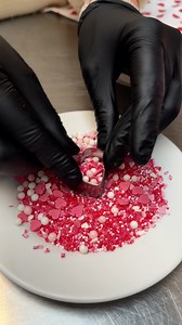 Valentine's Day Cupcake Hearts! Love is in the air and in these cupcakes 💕🍰 | Chefclub Network