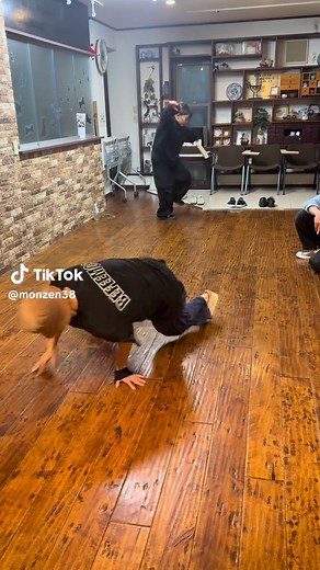 ブレイキンの15周を目指してしなやかに！