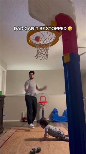 Dad’s not going easy on anyone 😤 | (Via pat.puente/IG)