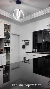 On garde SAWA ROMANCE dans la playlist du concert ou pas ? J’hésite beaucoup. Dites-moi en commentaire si vous voulez que je vous chante cette chanson en live ce 02 Août 2025 à Montréal ?💜 Les retardataires, la billetterie est dans la bio, il ne reste plus beaucoup de place, let’s go ! 🔗💜 | LOCKO