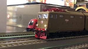 20K views · 423 reactions |  Locomotiva E 645 delle FS  in partenza dalla stazione  Seconda serie, livrea isabella e logo FS frontale a scudo dipinto  Modello con decoder digitale DCC  firmato #Rivarossi  | Artuffo Modellismo | Facebook