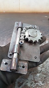 1M views · 1.8K reactions | There will be no end to amazing creative ideas. make a latch with used gears and chains | ARD welder art | Facebook