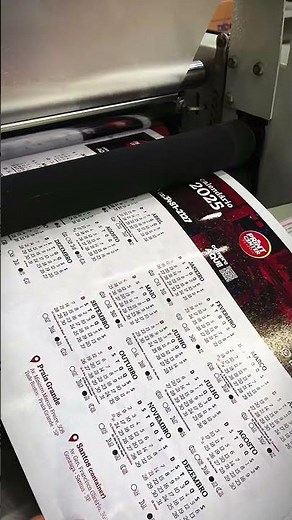 Como Produzimos Calendários de Parede Personalizados: Arte, Impressão, Laminação e Corte | Gráfica P