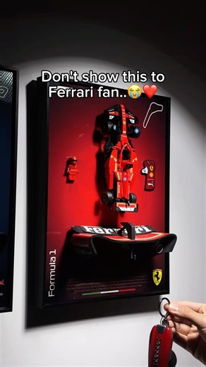 Don't show this to Tifosi 😳🏎️🏁 #f1 #formula1 #keyholder #ferrari #carlossainz