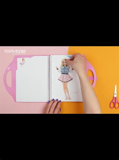 👗✨ ¡Diseña tu propia moda con Top Model CR! 🎨 En este tutorial te mostramos cómo crear increíbles prendas directamente en tu libro Top Model. Deja volar tu imaginación, combina colores y convierte cada página en tu pasarela personal. 📖✂️ ¡Tu estilo empieza aquí! #topmodelcr #diseñatumoda